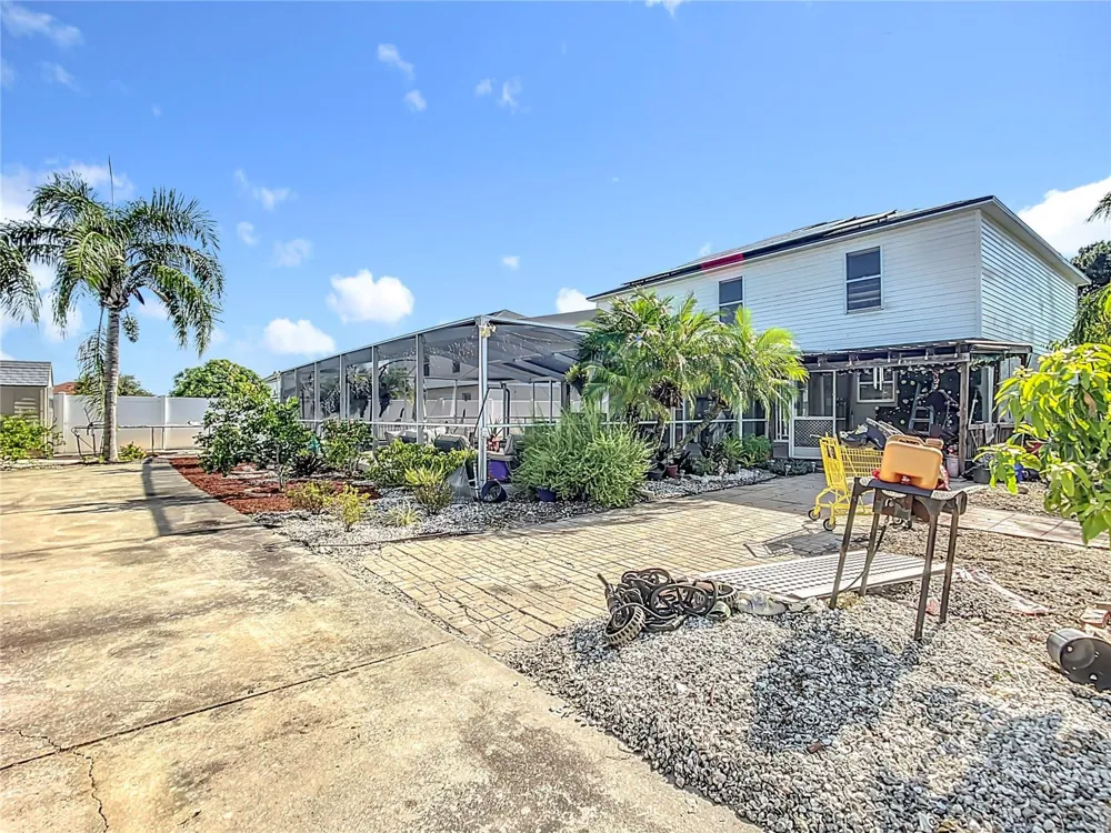 5009 STRADA DRIVE Winter Haven, FL 33880