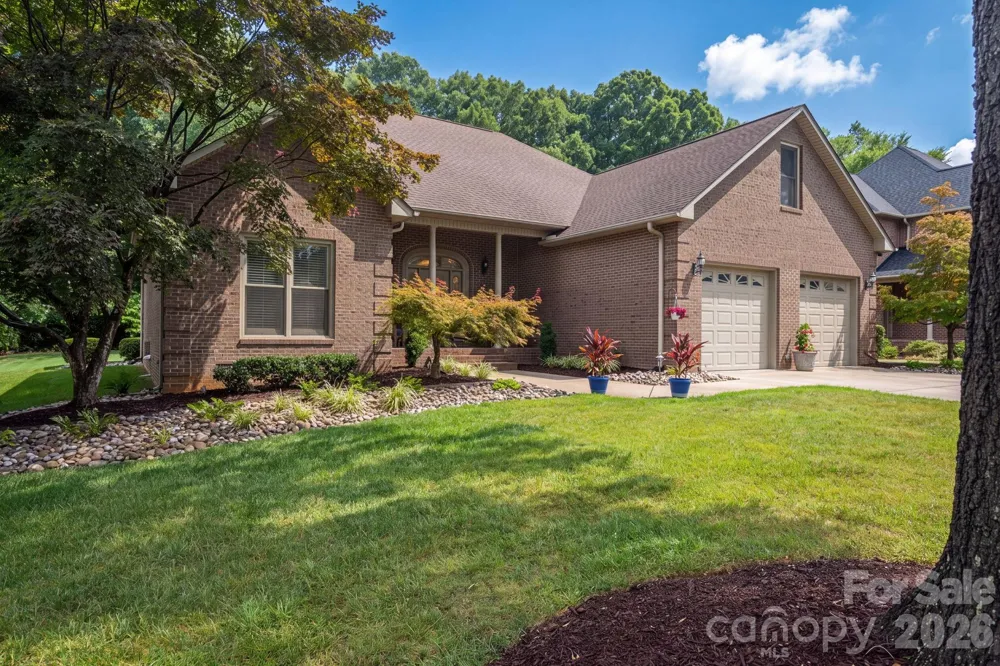 725 Hanna Woods Drive Cramerton, NC 28032