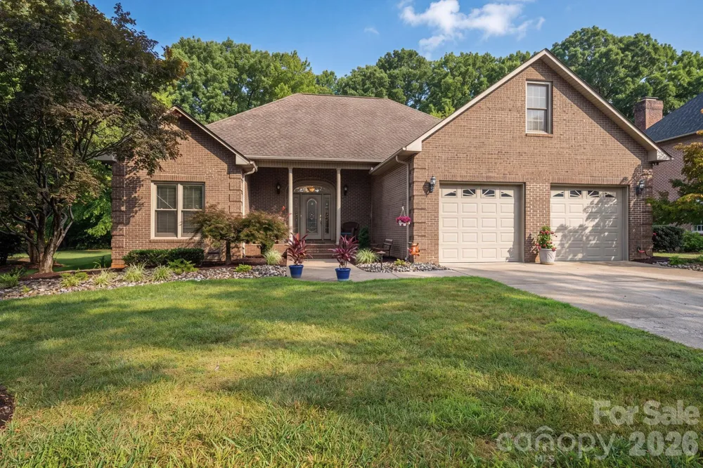 725 Hanna Woods Drive Cramerton, NC 28032