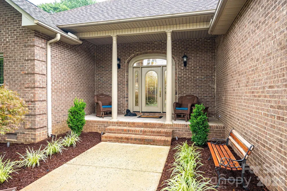 725 Hanna Woods Drive Cramerton, NC 28032