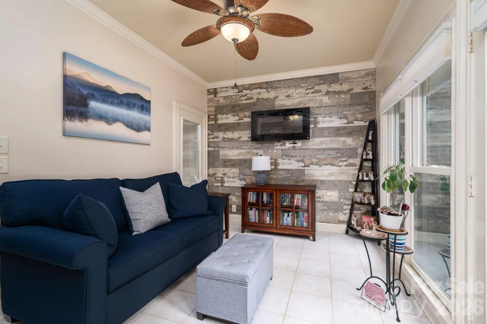 725 Hanna Woods Drive Cramerton, NC 28032