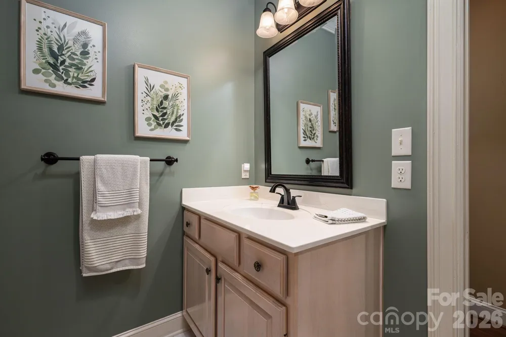 725 Hanna Woods Drive Cramerton, NC 28032