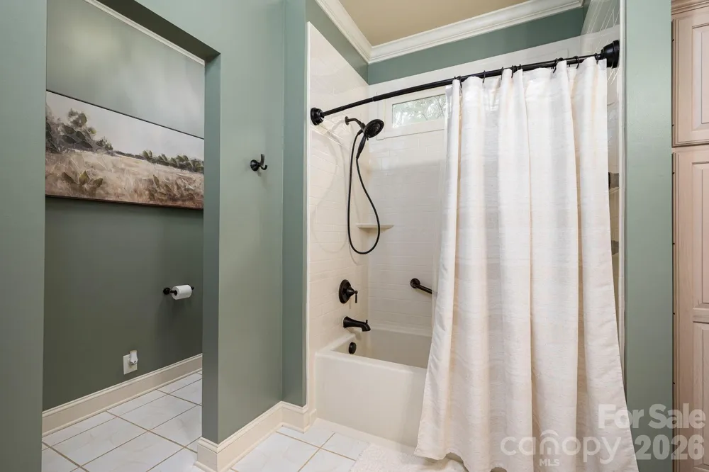 725 Hanna Woods Drive Cramerton, NC 28032