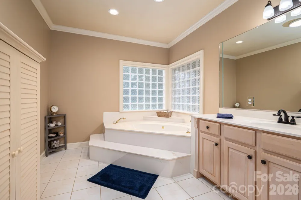 725 Hanna Woods Drive Cramerton, NC 28032