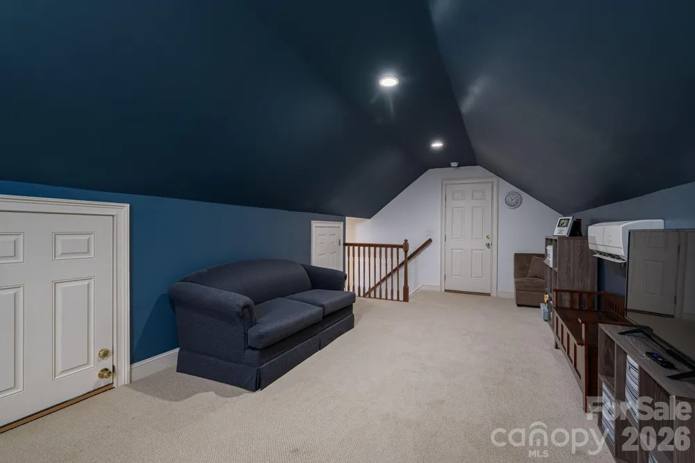 725 Hanna Woods Drive Cramerton, NC 28032