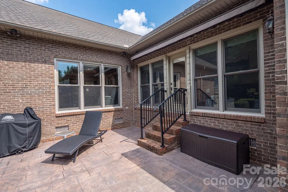 725 Hanna Woods Drive Cramerton, NC 28032