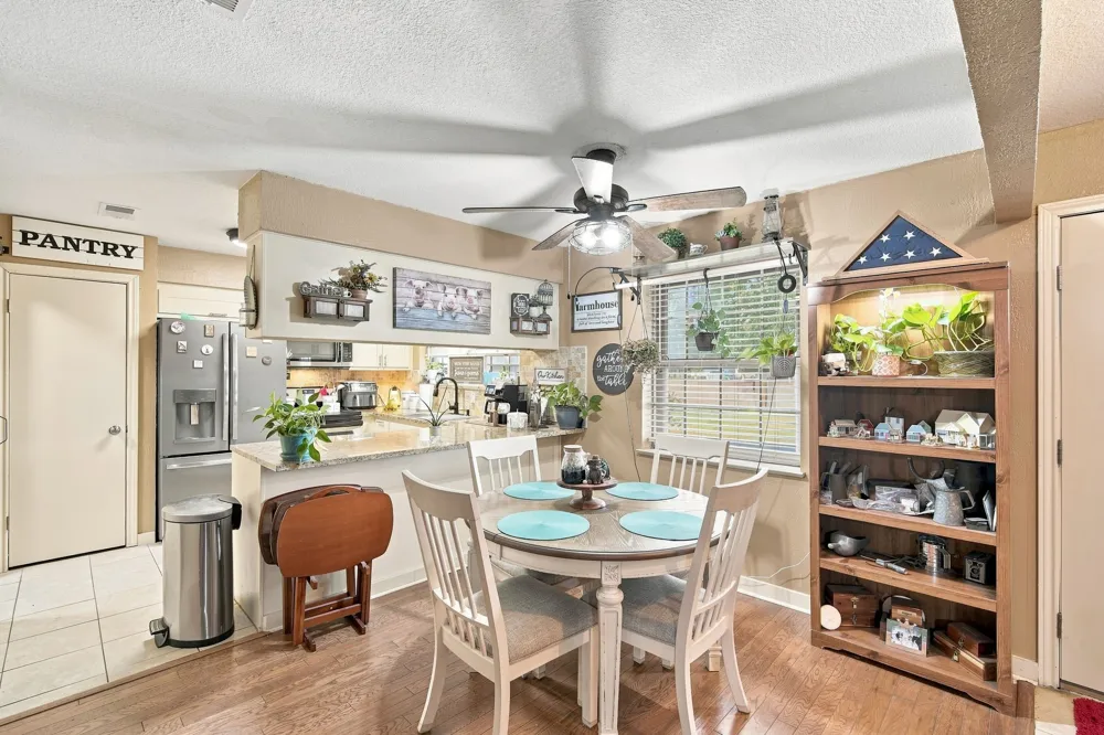 300 Pebble Creek Lane Red Oak, TX 75154