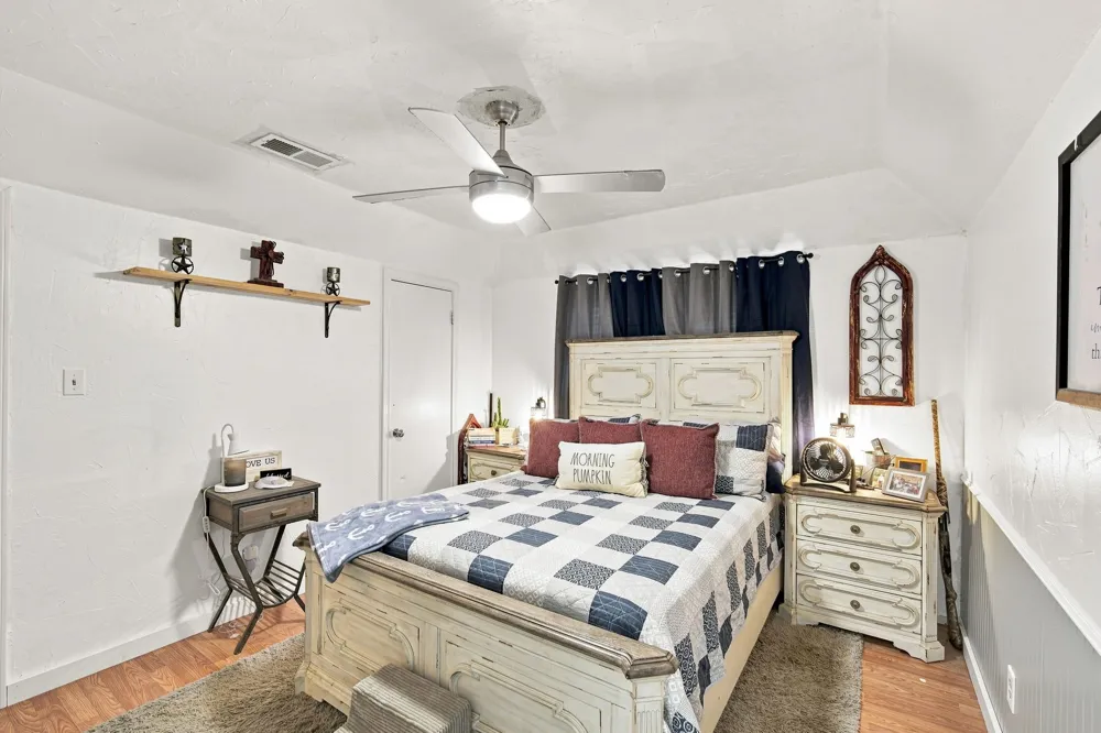 300 Pebble Creek Lane Red Oak, TX 75154