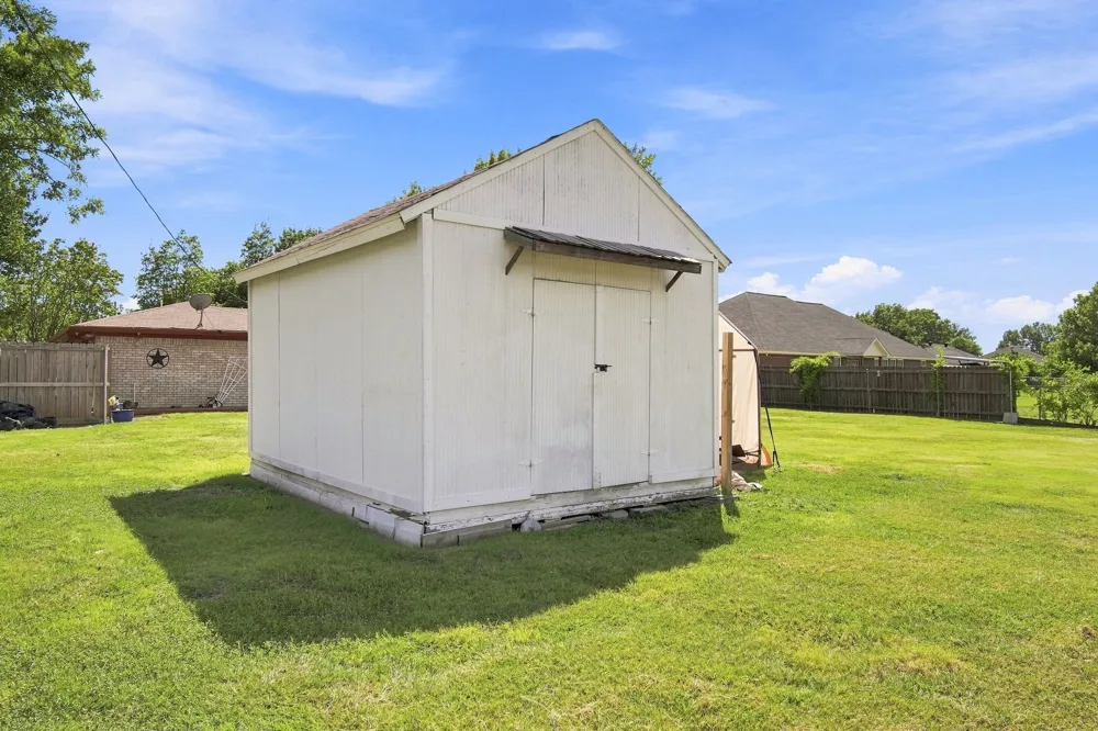 300 Pebble Creek Lane Red Oak, TX 75154