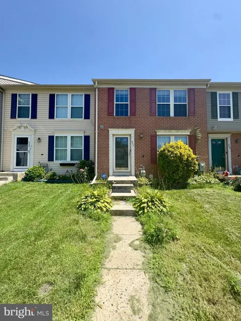 537 MACINTOSH CIRCLE