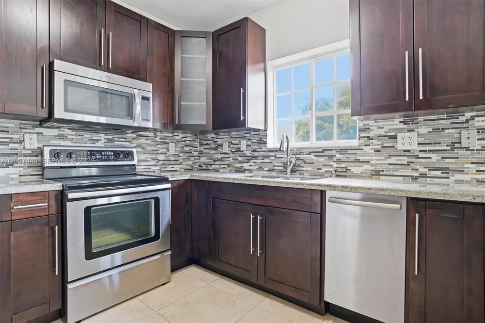 12242 SW 148th Ter Miami, FL 33186