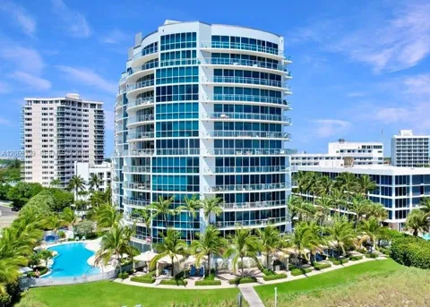 1200 Holiday Dr #705