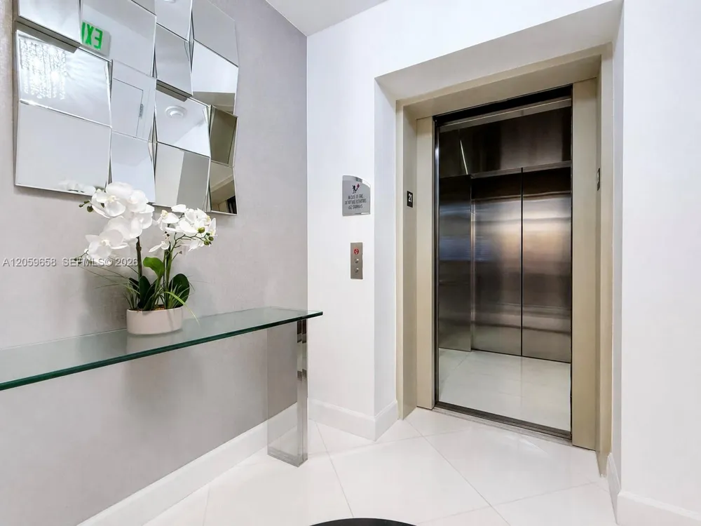 17121 COLLINS AV #2108 Sunny Isles Beach, FL 33160