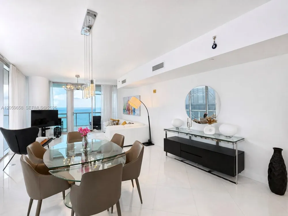 17121 COLLINS AV #2108 Sunny Isles Beach, FL 33160