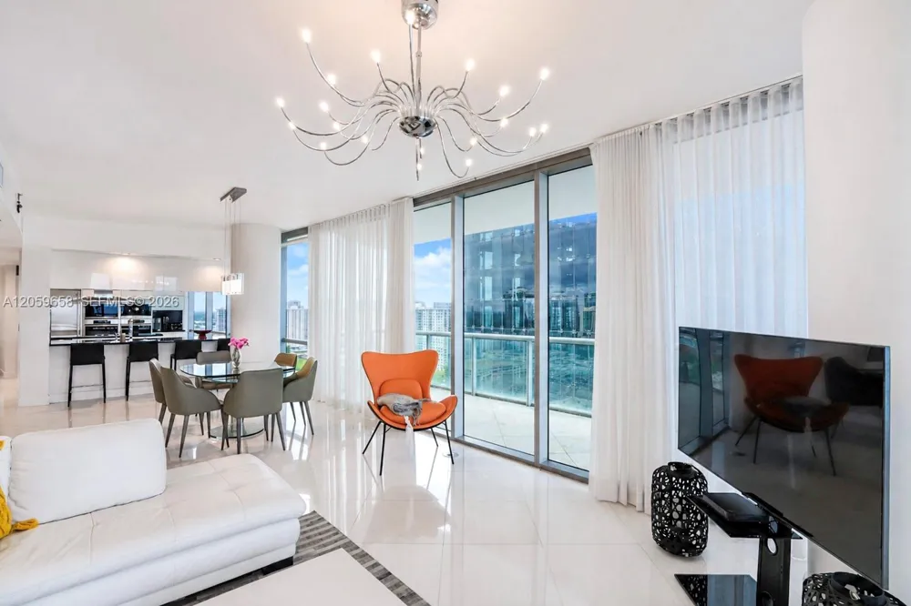 17121 COLLINS AV #2108 Sunny Isles Beach, FL 33160