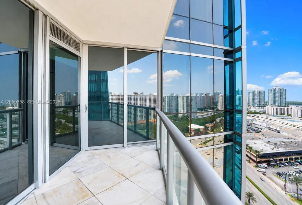 17121 COLLINS AV #2108 Sunny Isles Beach, FL 33160