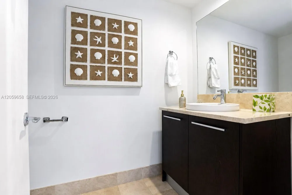 17121 COLLINS AV #2108 Sunny Isles Beach, FL 33160