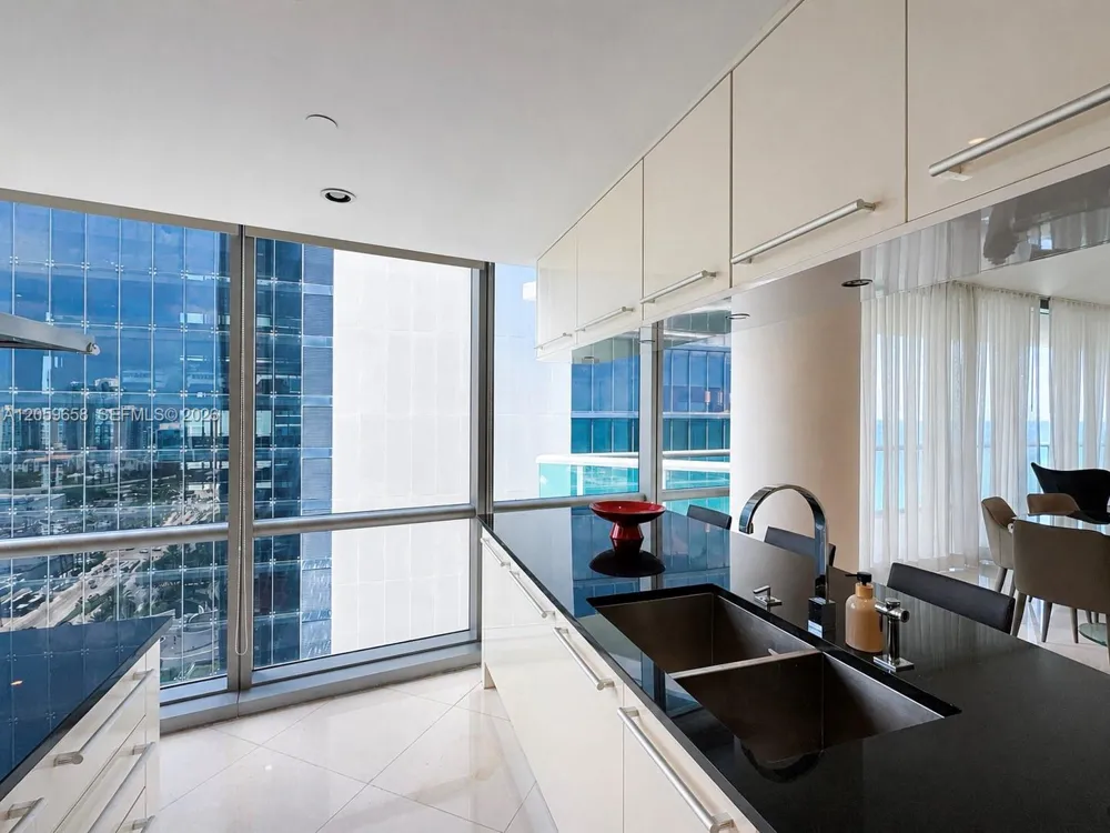 17121 COLLINS AV #2108 Sunny Isles Beach, FL 33160