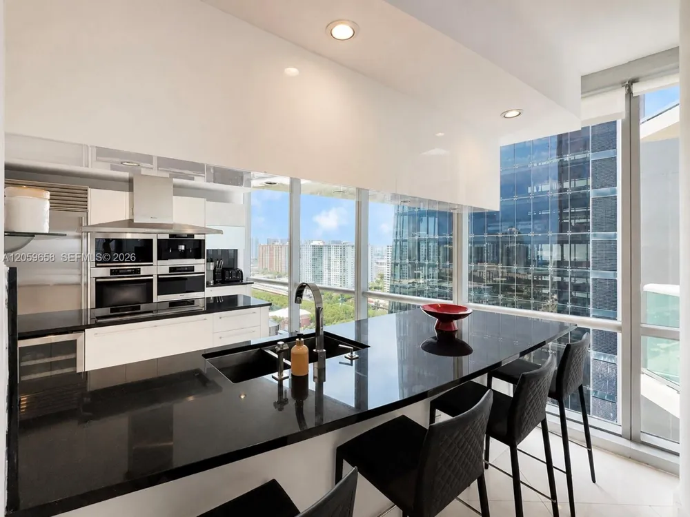 17121 COLLINS AV #2108 Sunny Isles Beach, FL 33160