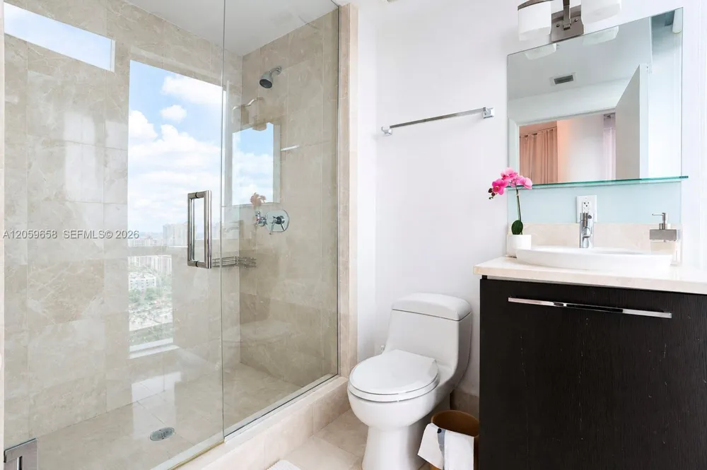 17121 COLLINS AV #2108 Sunny Isles Beach, FL 33160