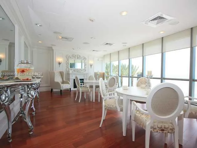 17121 COLLINS AV #2108 Sunny Isles Beach, FL 33160