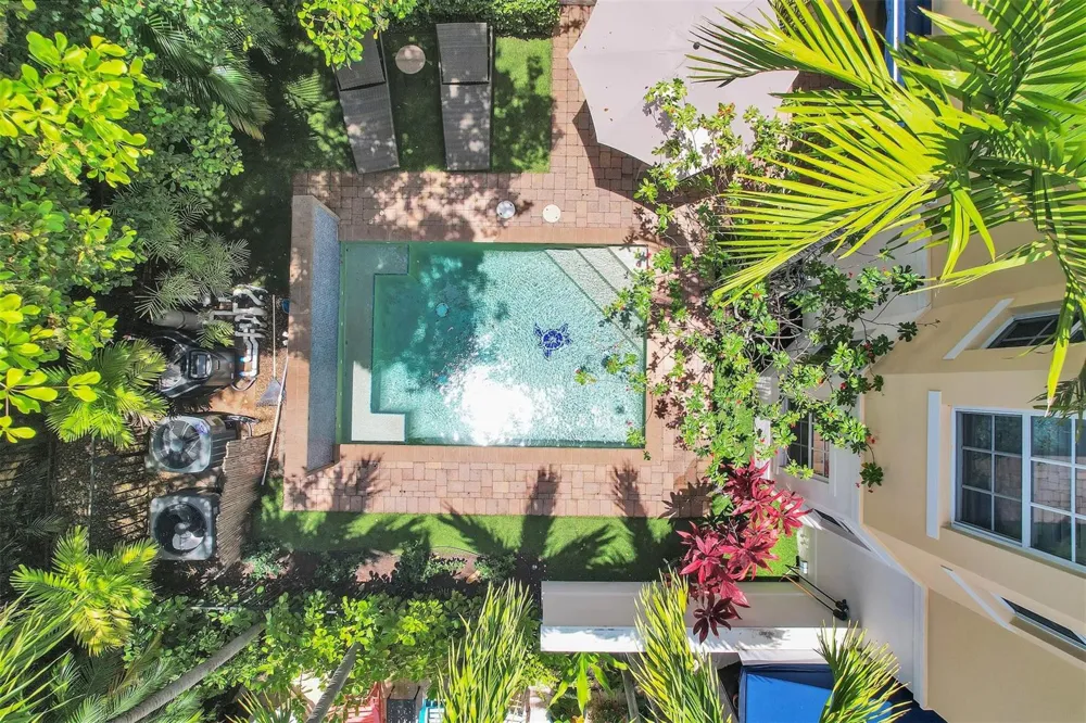 206 Mariner Court North Palm Beach, FL 33408