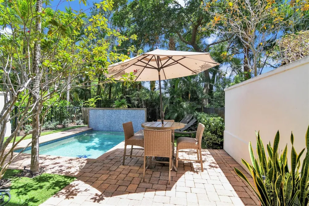 206 Mariner Court North Palm Beach, FL 33408