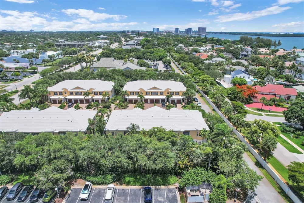 206 Mariner Court North Palm Beach, FL 33408