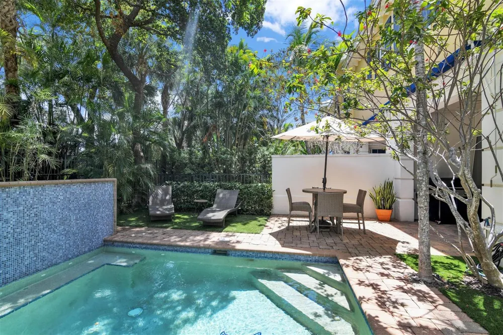 206 Mariner Court North Palm Beach, FL 33408