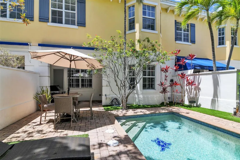 206 Mariner Court North Palm Beach, FL 33408