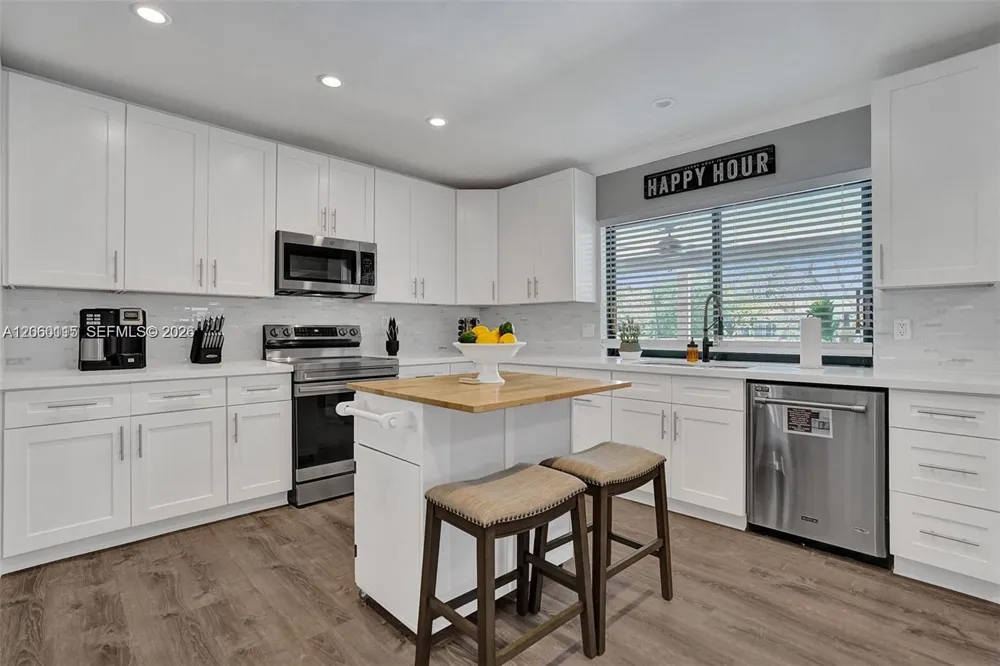 1941 SW 52nd Ter Plantation, FL 33317