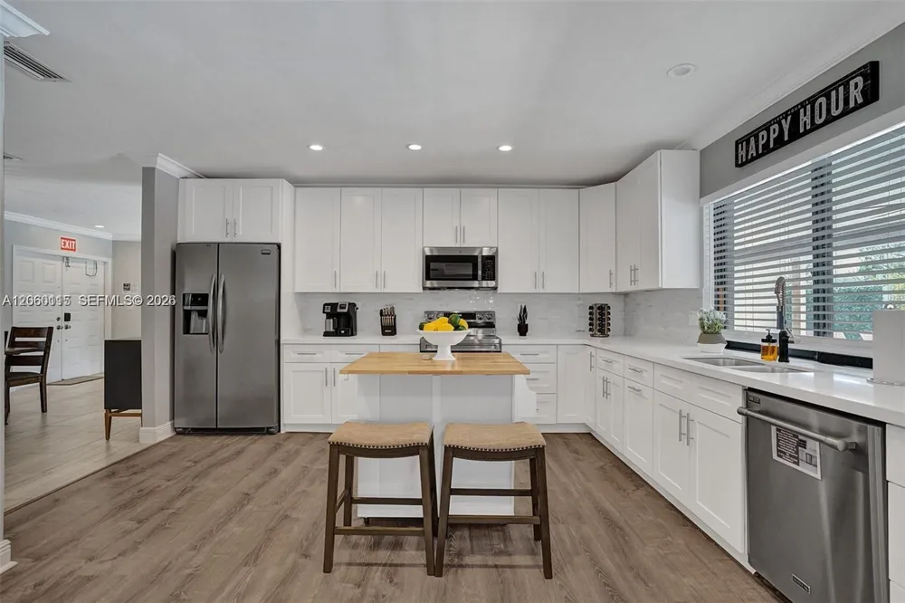 1941 SW 52nd Ter Plantation, FL 33317