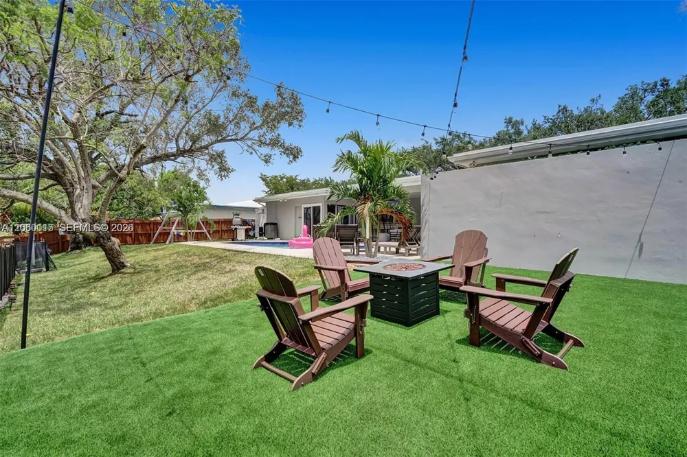 1941 SW 52nd Ter Plantation, FL 33317