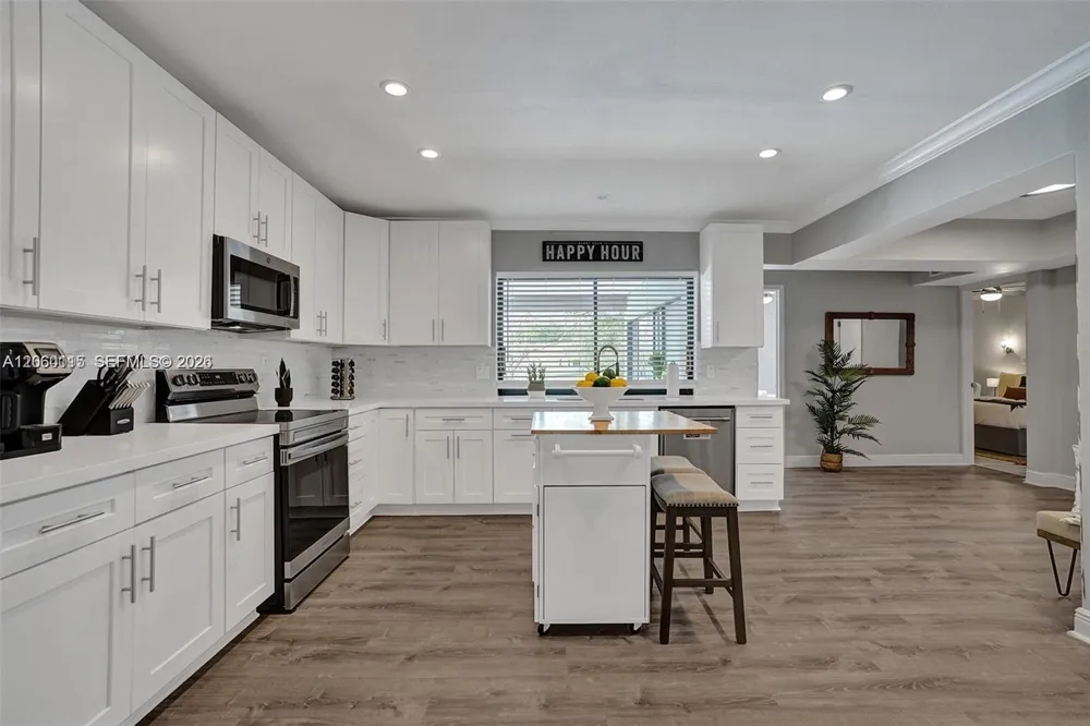 1941 SW 52nd Ter Plantation, FL 33317