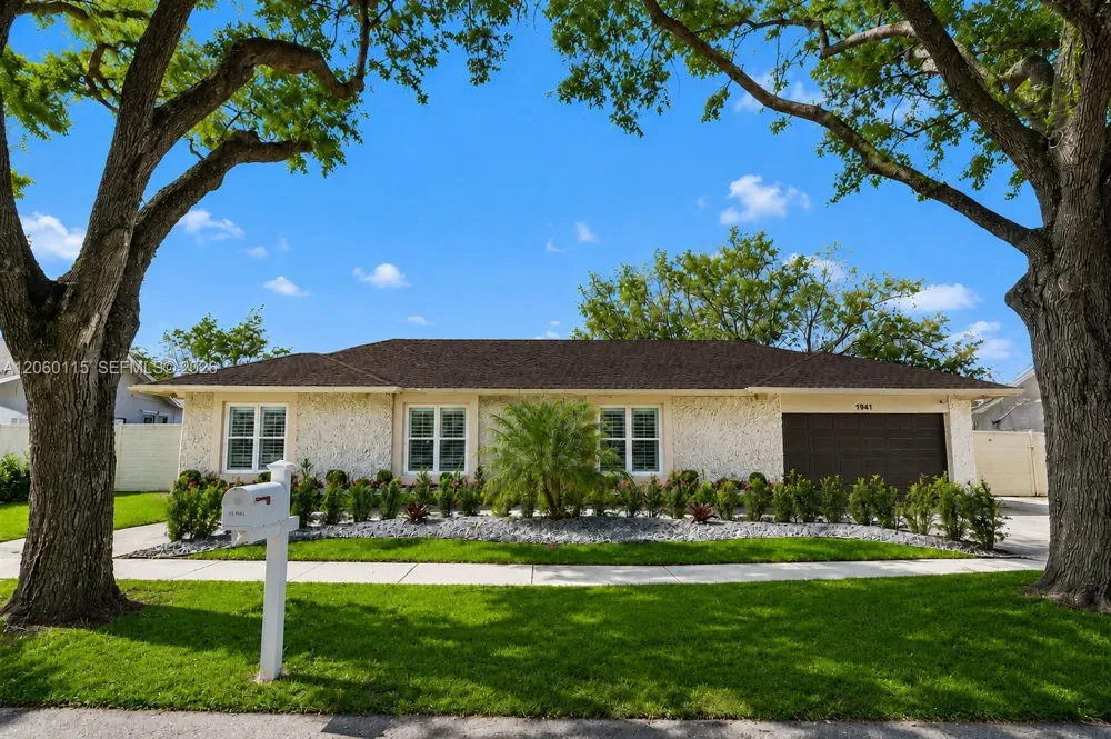 1941 SW 52nd Ter Plantation, FL 33317