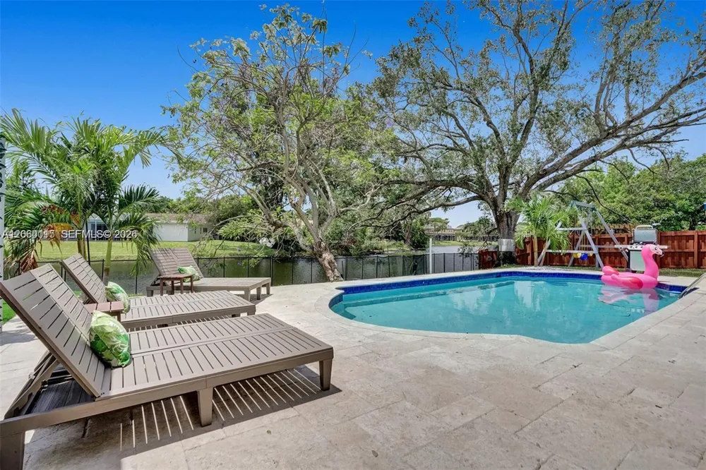 1941 SW 52nd Ter Plantation, FL 33317
