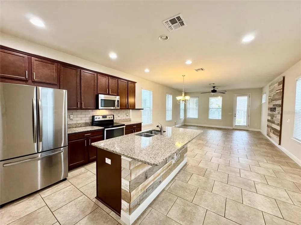 7208 MILESTONE DRIVE Apollo Beach, FL 33572