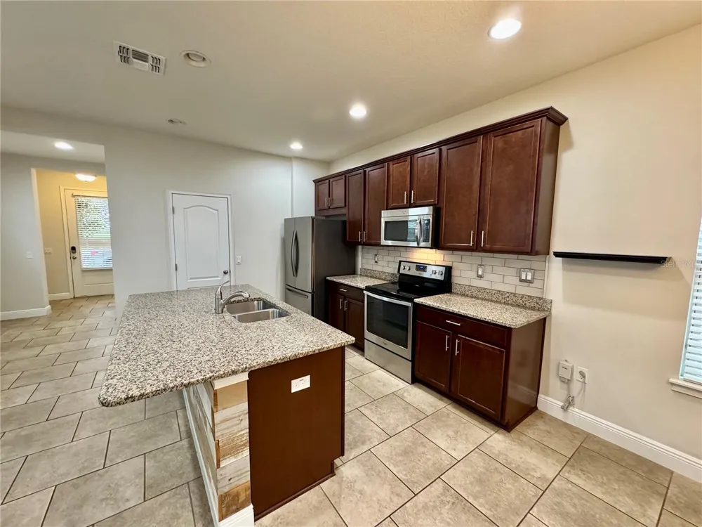 7208 MILESTONE DRIVE Apollo Beach, FL 33572