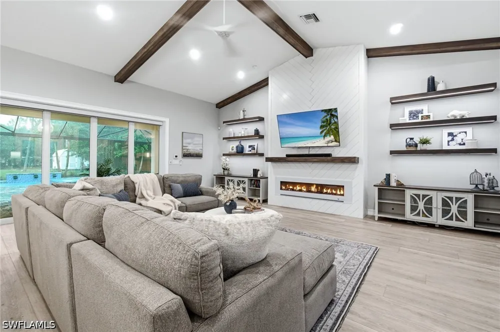 Hidden Oaks Lane Naples, FL 34119
