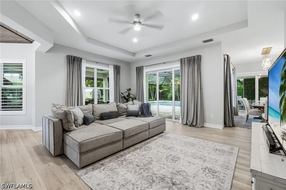 Hidden Oaks Lane Naples, FL 34119