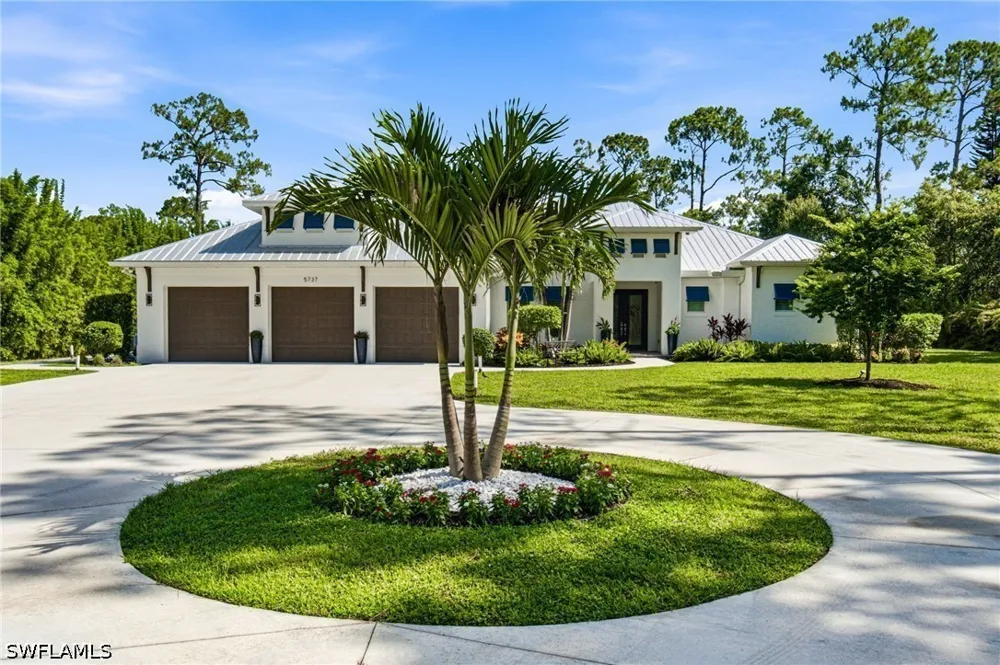 Hidden Oaks Lane Naples, FL 34119