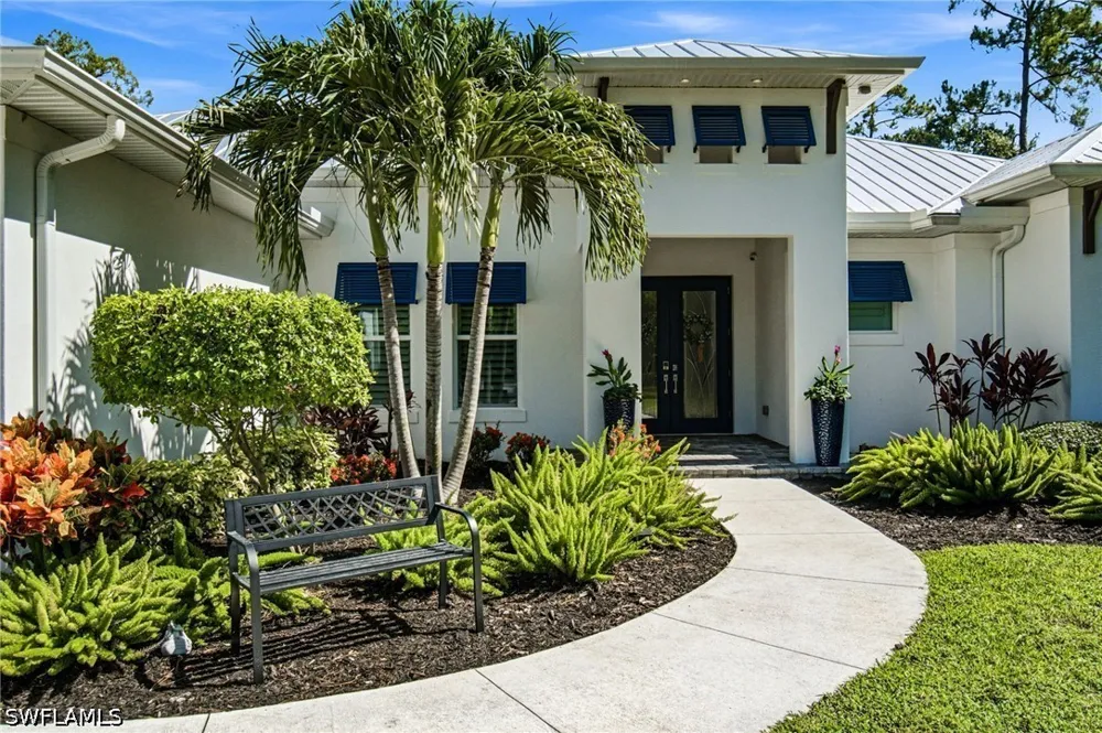 Hidden Oaks Lane Naples, FL 34119