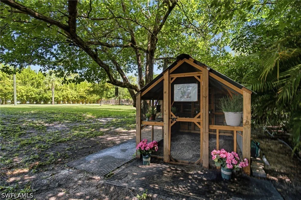 Hidden Oaks Lane Naples, FL 34119