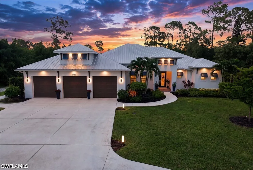 Hidden Oaks Lane Naples, FL 34119