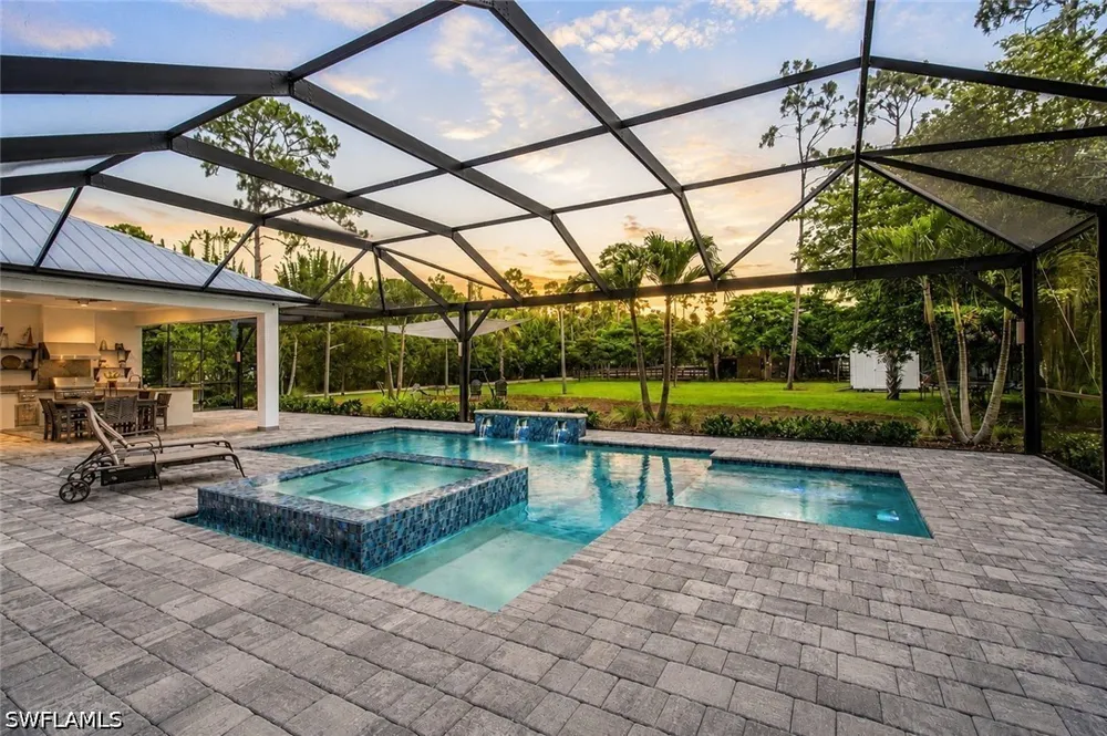 Hidden Oaks Lane Naples, FL 34119