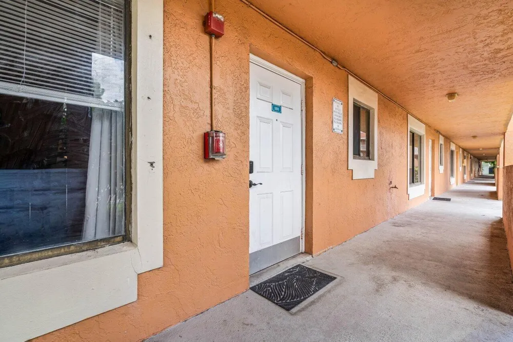 6900 SW 39th Street #101j Davie, FL 33314