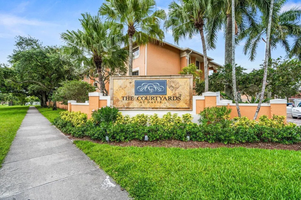 6900 SW 39th Street #101j Davie, FL 33314