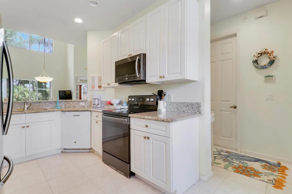 9222 Wentworth Lane Port St. Lucie, FL 34986