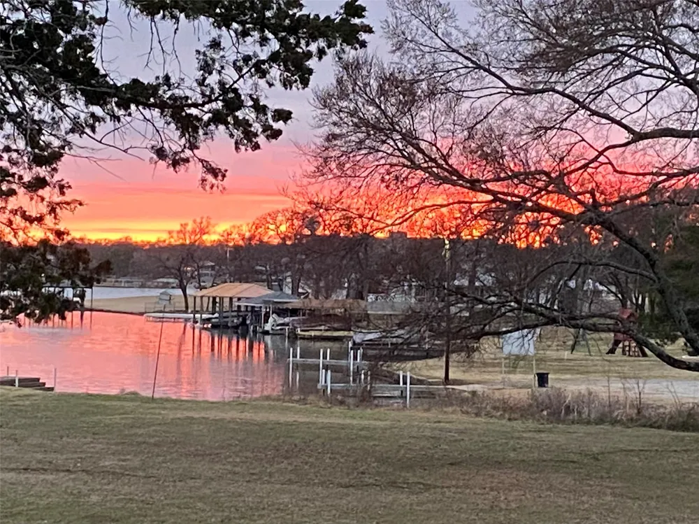 316 Comanche Drive Lake Kiowa, TX 76240