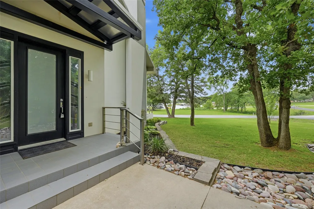 316 Comanche Drive Lake Kiowa, TX 76240